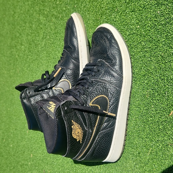 Nike Air Jordan Retro 1 High OG City of Flight Black Gold Men’s Shoes Size 8.5 - Picture 3 of 12